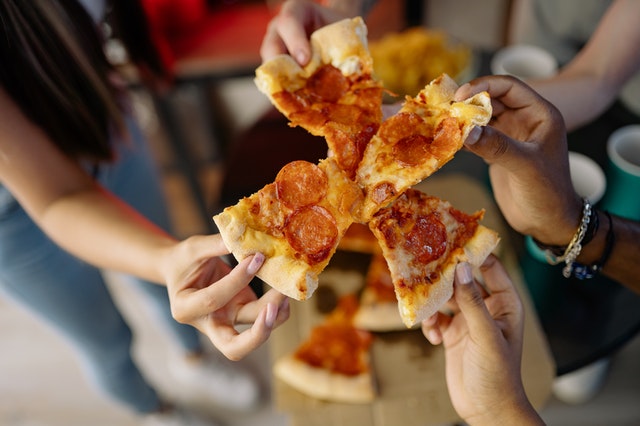 Zelfgemaakte pizza met de pizzarette